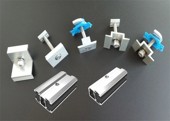 Un buon prezzo. Apra le componenti domestiche della ferrovia del pannello solare dei morsetti a terra di interramento su misura lunghezza in linea