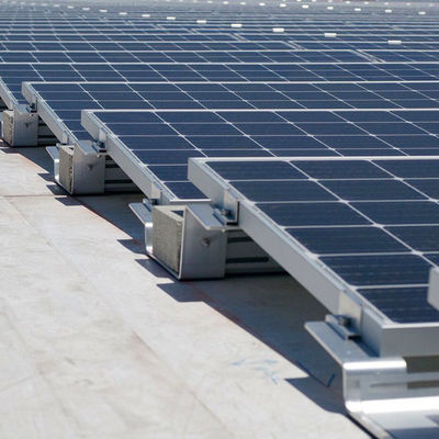 Un buon prezzo. sistemi del tetto di energia solare di 3KW 5KW 10KW, sistema solare industriale del montaggio del tetto piano in linea