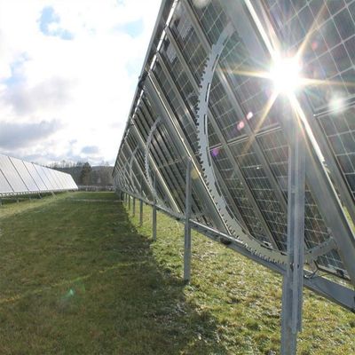 Un buon prezzo. Sistema di montaggio regolabile di sicurezza incorniciata o Frameless del pannello per l'installazione al suolo di sostegno di pannello di PV in linea