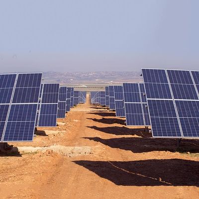 Un buon prezzo. La immersione calda del sistema fotovoltaico naturale ha galvanizzato i supporti di attacco di messa a terra del pannello solare di spessore 0.5mm -15mm in linea