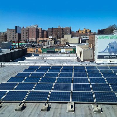 Un buon prezzo. Il cemento rapido dell'installazione blocca il pannello solare i sistemi del montaggio che del tetto rivestono di ferro per rivestire l'acciaio inossidabile per le strutture di tetto di PV in linea