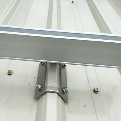 Un buon prezzo. Clampe di montaggio di pannelli solari sottili, orizzontali o verticali, senza cornice in linea