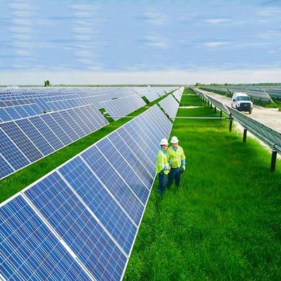 Un buon prezzo. Sistemi di montaggio al suolo fotovoltaici solari galvanizzati naturali o su misura del metallo inossidabile in linea
