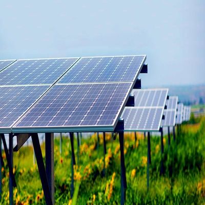 Un buon prezzo. Steel Q235 Q245 Aluminum 6005-T5 PV Panel Ground Mounting Systems in linea