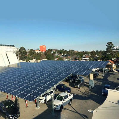 Un buon prezzo. La prova del tempo ha anodizzato le strutture di alluminio del Carport di PV in linea