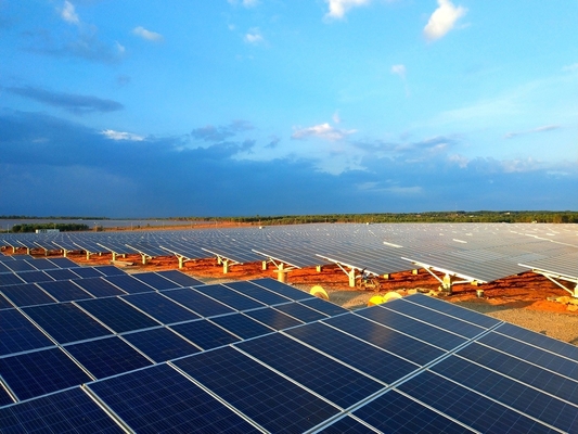 Un buon prezzo. Il supporto anodizzato galvanizzato del pannello solare di Q235B Q345B staffa il sostegno solare del sistema del montaggio di PV in linea