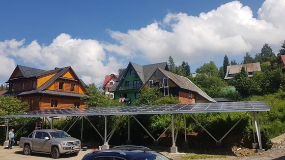 Un buon prezzo. La terra pagina ha montato i sistemi solari di Pv anodizzati per il sostegno solare del carport dell'imballaggio dell'automobile in linea