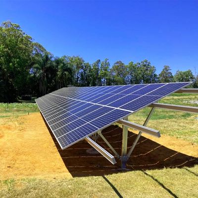 Sistema di montaggio fotovoltaico solare a terra altamente preassemblato